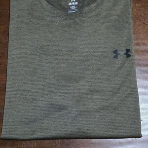 Under Armour Men's Dark Olive Tee
